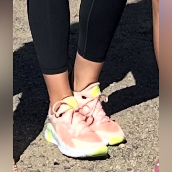 🍑🤍Women’s Nike Metcon size 10.5 - Picture 4 of 10